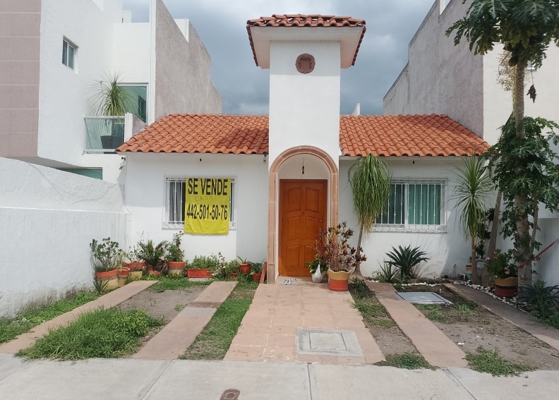 Casa en venta de una planta en Queretaro trato directo